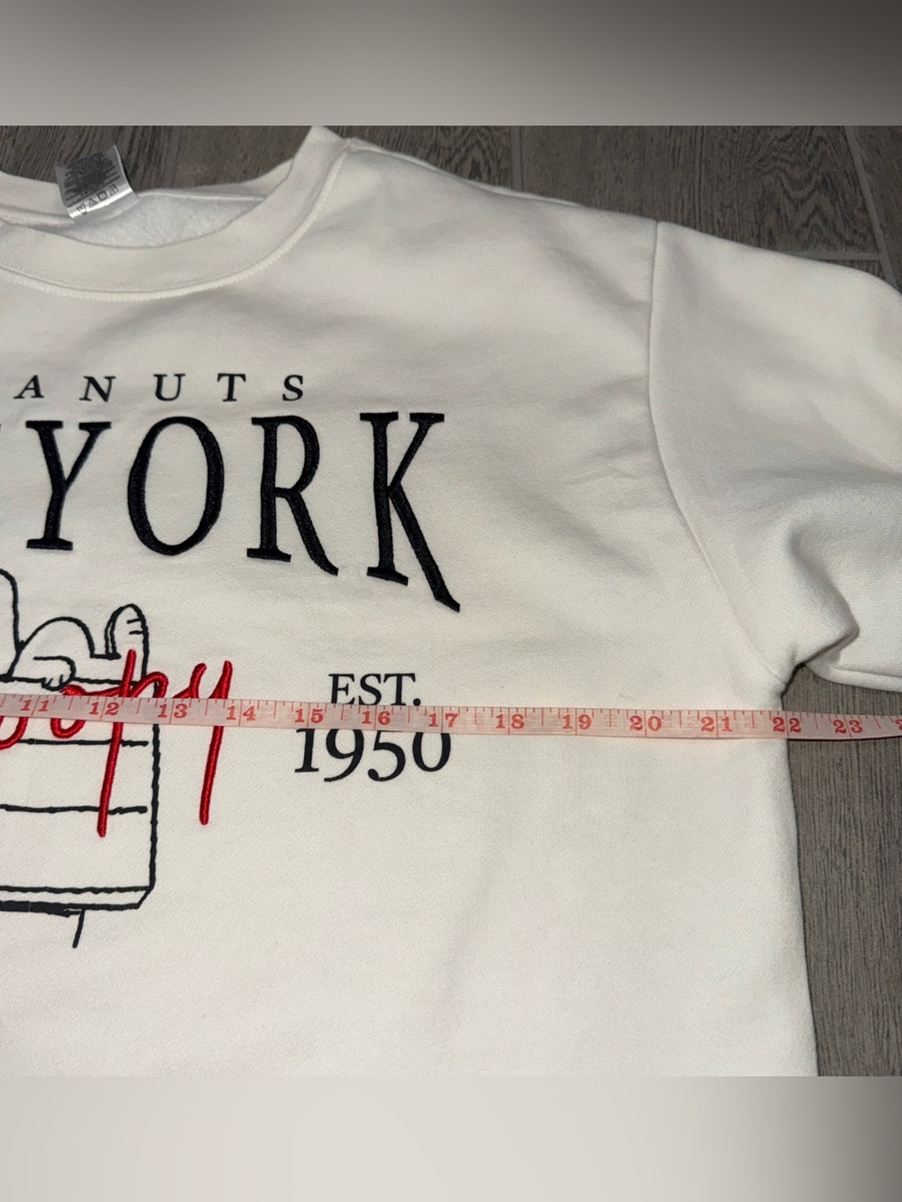 Peanuts Snoopy Embroidered Pullover Sweatshirt XL Ivory New York - Picture 5 of 8